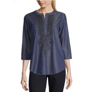 Liz Claiborne Dark Blue V-Neck Embroidered Blouse Size Large